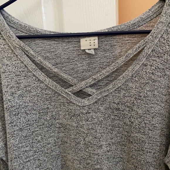 Soft Grey Long-sleeve - Picture 3 of 3